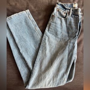 Abercrombie & Fitch The 90’s Straight Ultra High Rise jeans size 25 (0 Regular)